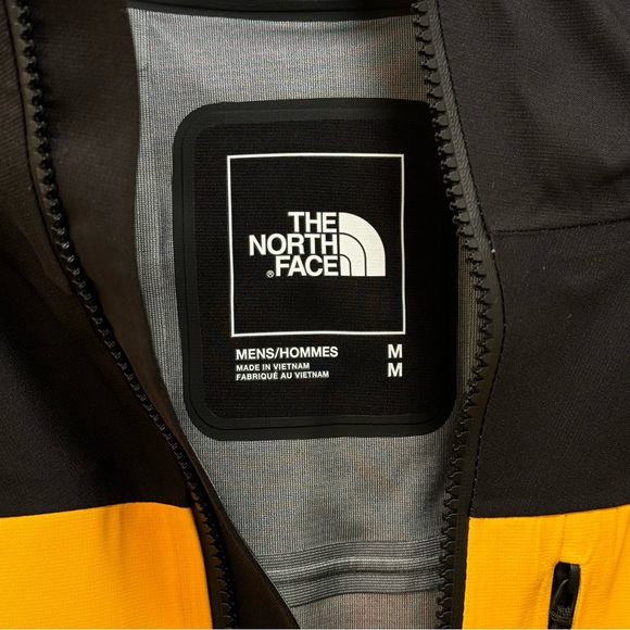 North Face Rain Shell - Picture 7 of 7